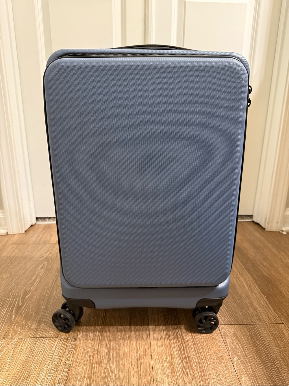 CalPak 22" Malden Spinner Carry-On Suitcase